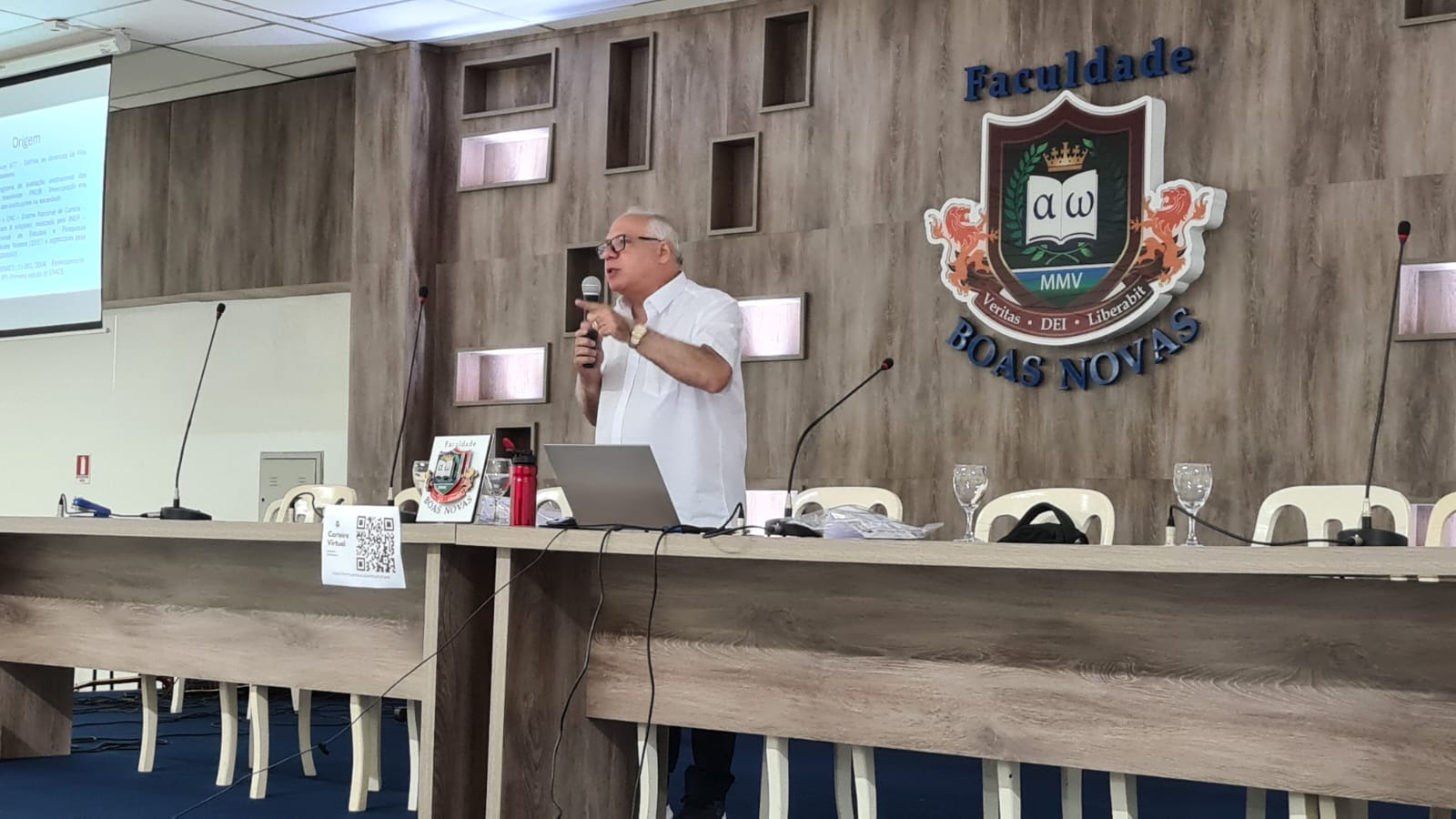 FBN REALIZA ENCONTRO PEDAGÓGICO E CONTA COM A PARTICIPAÇÃO DO PALESTRANTE PROF.DR.ERIVALDO CAVALCANTI