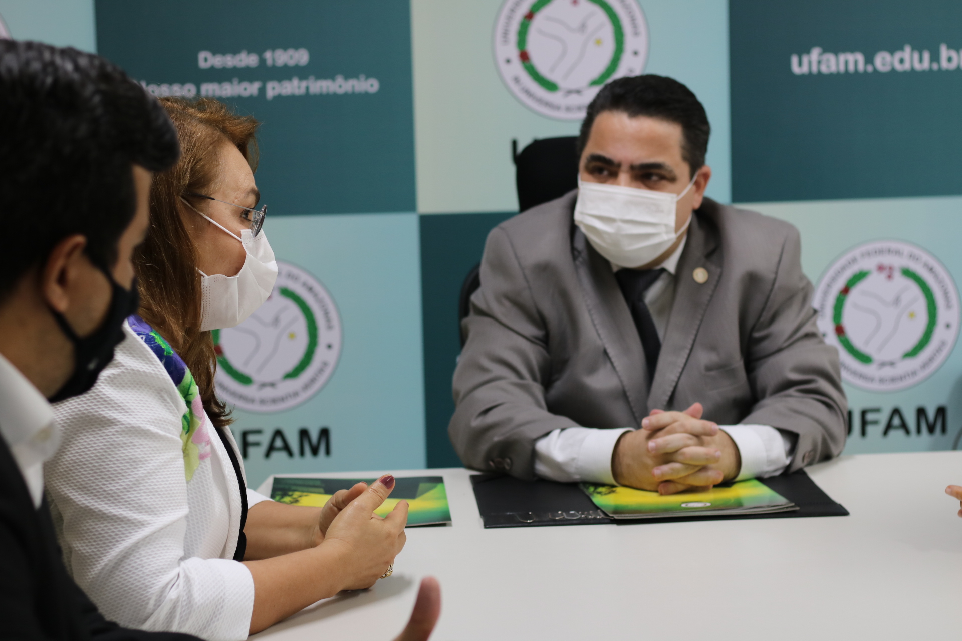 FACULDADE BOAS NOVAS E UFAM FIRMAM PARCERIA QUE VISA AÇÕES NO ENSINO, PESQUISA E EXTENSÃO