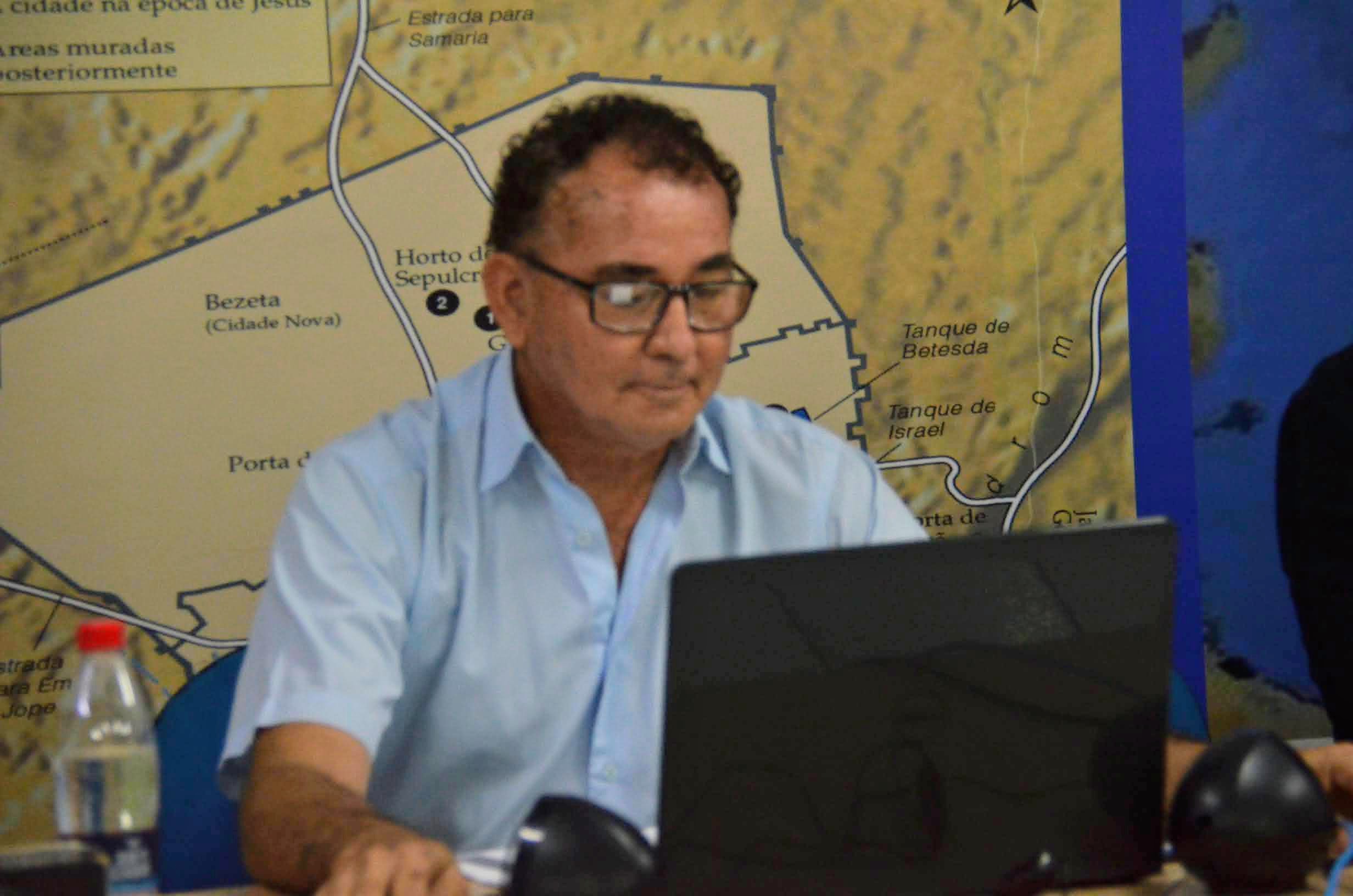 PROFESSOR DA FBN DEFENDE TESE DE DOUTORADO NA ÁREA DA TEOLOGIA
