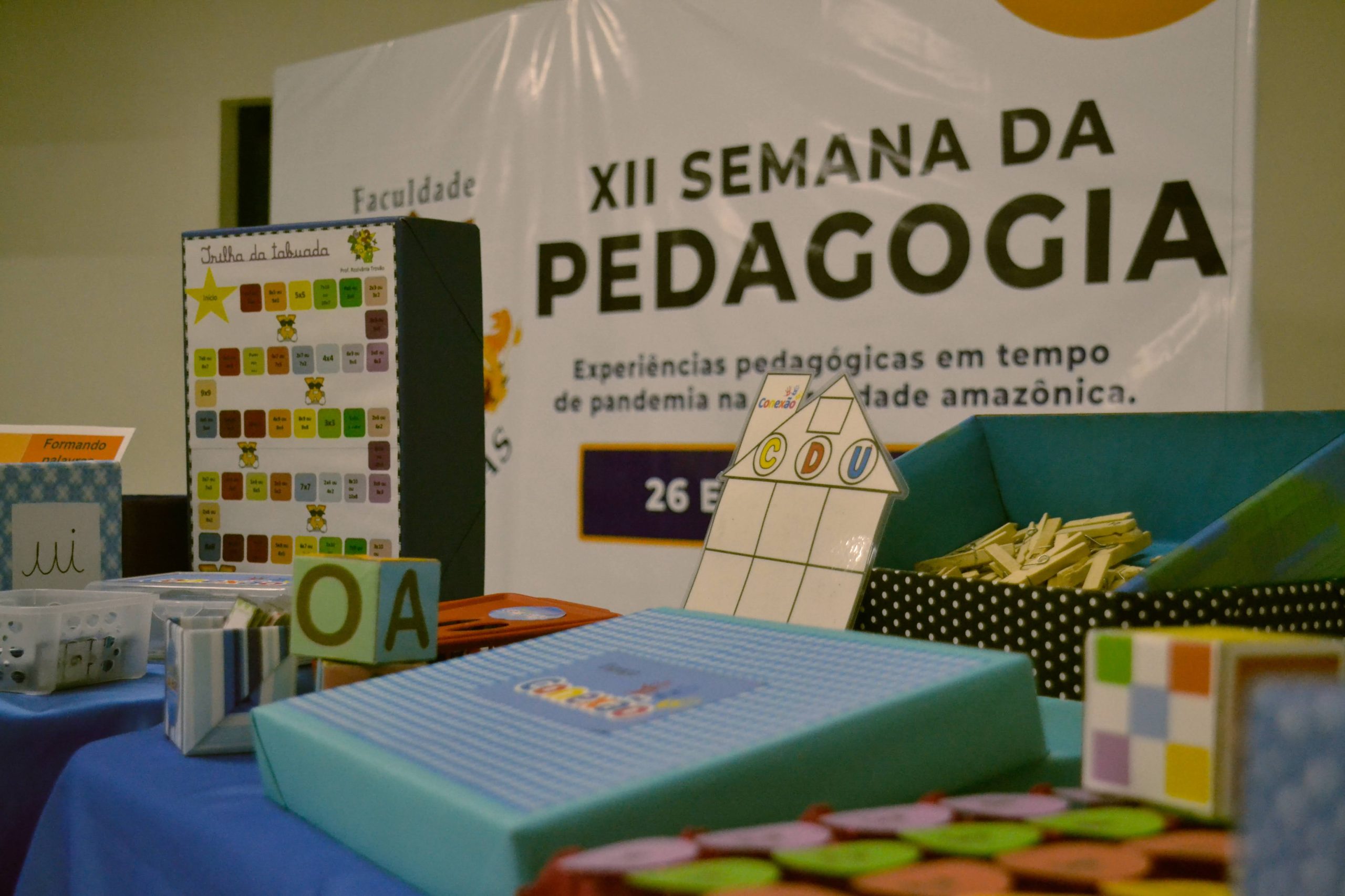 ESTUDANTES ENCERRAM A XII SEMANA DE PEDAGOGIA EM ESTILO JUNINO